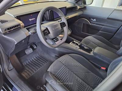 Lancia Ypsilon Hybrid 1.2 Benz Edizione Cassina 2025 Nero usata Parete