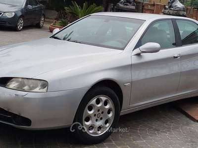 Alfa Romeo 166 JTD cat Distinctive Argento usata Roma