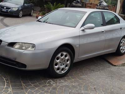 Alfa Romeo 166 JTD cat Distinctive Argento usata Roma