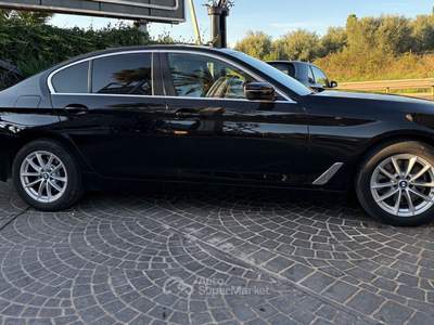 BMW Serie 5 520d 520 520d 48V Luxury Nero usata Roma