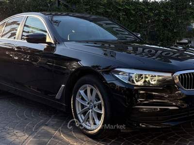 BMW Serie 5 520d 520 520d 48V Luxury Nero usata Roma