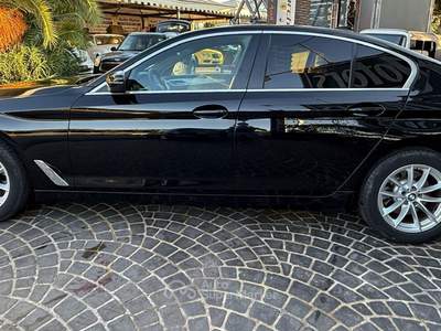 BMW Serie 5 520d 520 520d 48V Luxury Nero usata Roma