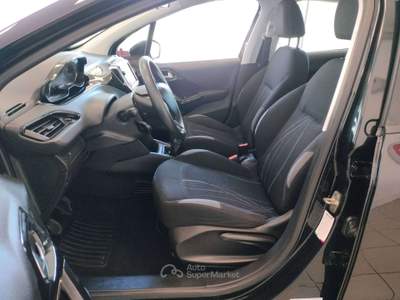 Peugeot 208 5p 1.2 BENZINA Nero usata Abbiategrasso