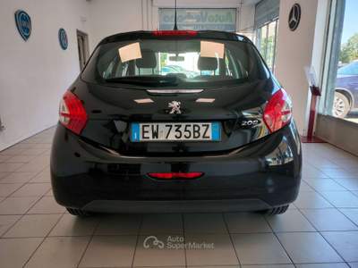 Peugeot 208 5p 1.2 BENZINA Nero usata Abbiategrasso
