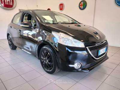Peugeot 208 5p 1.2 BENZINA Nero usata Abbiategrasso