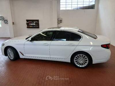 BMW Serie 5 530d bmw 530d +ibrida Bianco usata Borgonovo Val Tidone