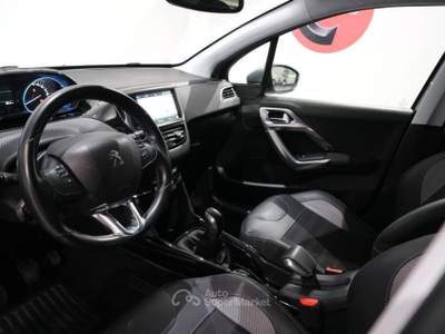 Peugeot 2008 1.5 bluehdi Allure s&s 100cv 5marce Grigio usata Carlentini