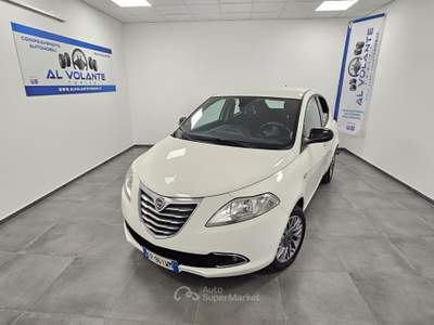 Lancia Ypsilon 5 porte Platinum – NeoPatentati Bianco usata TORINO