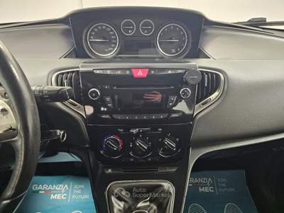 Lancia Ypsilon 5 porte Platinum – NeoPatentati Bianco usata TORINO