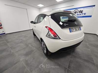 Lancia Ypsilon 5 porte Platinum – NeoPatentati Bianco usata TORINO