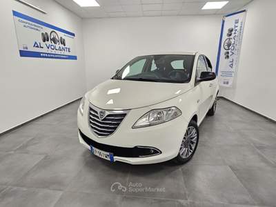 Lancia Ypsilon 5 porte Platinum – NeoPatentati Bianco usata TORINO