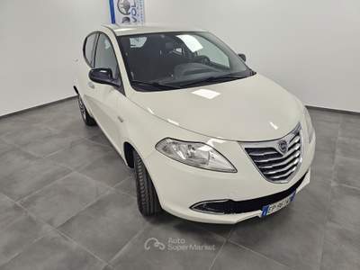 Lancia Ypsilon 5 porte Platinum – NeoPatentati Bianco usata TORINO