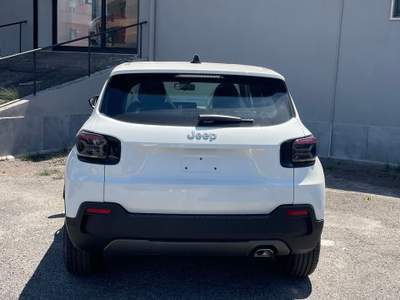 Jeep Avenger Jeep Avenger e-Hybrid Longitude 1.2 110cv DCT MHEV Bianco usata Mondragone