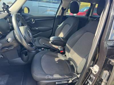 MINI Clubman One 1.5cc 75cv 5 Porte Baker Street Nero usata Pozzuoli