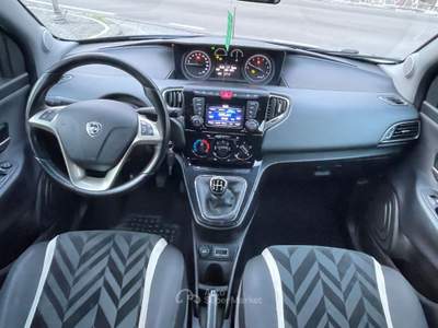Lancia Ypsilon 5 porte Gold Blu/Azzurro usata Pollena Trocchia
