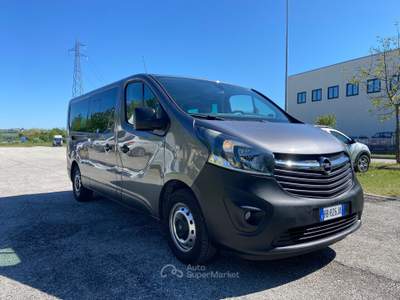 Opel Vivaro Opel Vivaro Biturbo 9 posti passo lungo full optional Grigio usata Fano