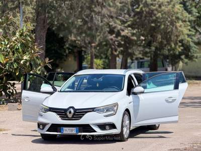 Renault Mégane Consumo poco fai 20km al litro Bianco usata Pignataro Maggiore