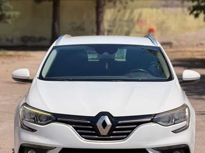 Renault Mégane Consumo poco fai 20km al litro Bianco usata Pignataro Maggiore