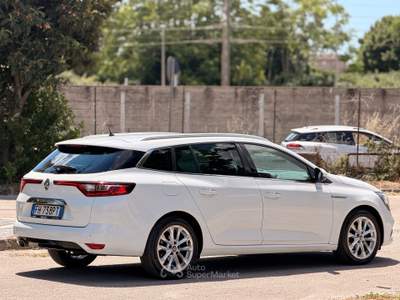 Renault Mégane Consumo poco fai 20km al litro Bianco usata Pignataro Maggiore