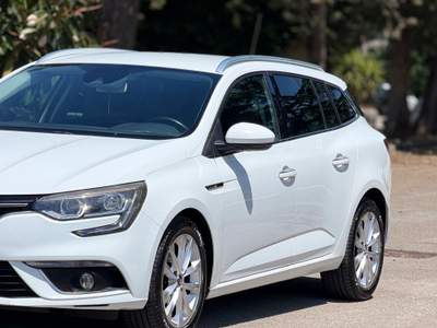 Renault Mégane Consumo poco fai 20km al litro Bianco usata Pignataro Maggiore