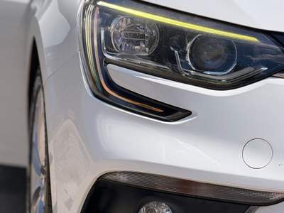 Renault Mégane Consumo poco fai 20km al litro Bianco usata Pignataro Maggiore