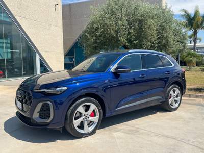 Audi Q5 TDI 150 kW mHEV+ S tronic quattro line edition Blu/Azzurro usata Gela