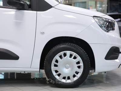Opel Combo 1.5 diesel 100 cv Edition Plus_N1 autocarro Bianco usata Modica