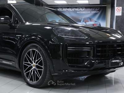 Porsche Cayenne Coupé 4.0 V8 Turbo 740 cv E-Hybrid plug-in auto Nero usata Modica