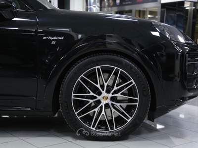 Porsche Cayenne Coupé 4.0 V8 Turbo 740 cv E-Hybrid plug-in auto Nero usata Modica