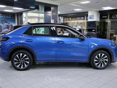 Volkswagen T-Roc 1.5 eTSI Life 115cv DSG_NUOVA 2026 KM0 Blu/Azzurro usata Modica