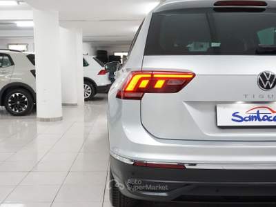 Volkswagen Tiguan 122 cv SCR Life Grigio usata Ispica