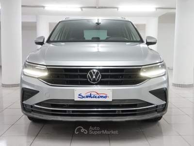 Volkswagen Tiguan 122 cv SCR Life Grigio usata Ispica