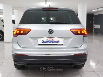 Volkswagen Tiguan 122 cv SCR Life Grigio usata Ispica