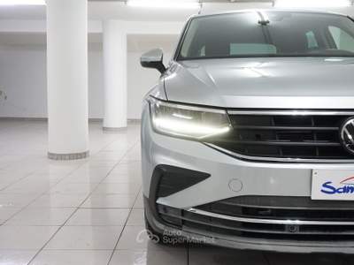 Volkswagen Tiguan 122 cv SCR Life Grigio usata Ispica