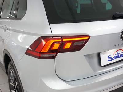 Volkswagen Tiguan 122 cv SCR Life Grigio usata Ispica