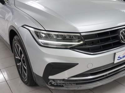 Volkswagen Tiguan 122 cv SCR Life Grigio usata Ispica