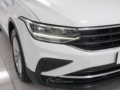 Volkswagen Tiguan SCR DSG Life Bianco usata Ispica