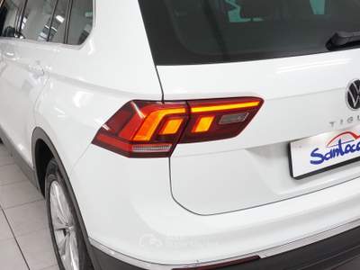 Volkswagen Tiguan SCR DSG Life Bianco usata Ispica