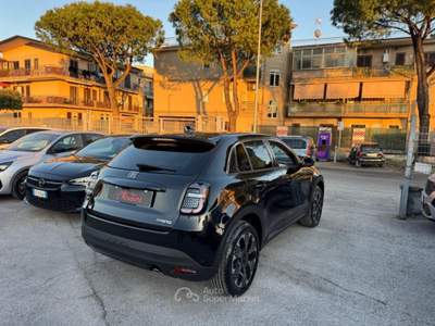 Fiat 600 Hybrid 110 CV DCT MHEV LA PRIMA Nero usata Volla