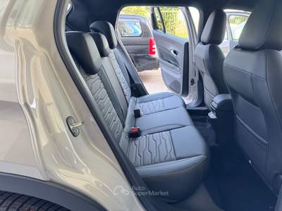 Jeep Avenger 1.2t mhev Upland 4Xe 145cv edct6 km0 Grigio usata Riccione