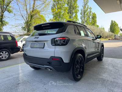 Jeep Avenger 1.2t mhev Upland 4Xe 145cv edct6 km0 Grigio usata Riccione