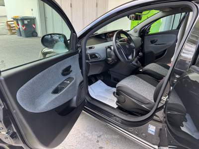 Lancia Ypsilon 1.0 HYBRID Silver GARANZIA 36 MESI Nero usata Riccione
