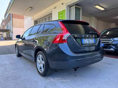Volvo V60 1.6 d2 Momentum Powershift GARANZIA24MES Grigio usata Riccione