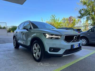 Volvo XC40 2.0 d4 Momentum AWD GEARTRONIC UNIPROP. Blu/Azzurro usata Riccione