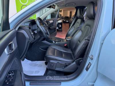 Volvo XC40 2.0 d4 Momentum AWD GEARTRONIC UNIPROP. Blu/Azzurro usata Riccione