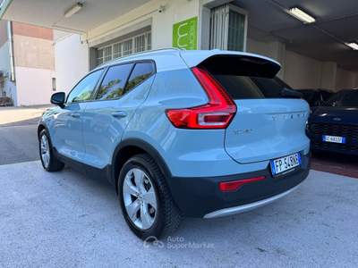 Volvo XC40 2.0 d4 Momentum AWD GEARTRONIC UNIPROP. Blu/Azzurro usata Riccione