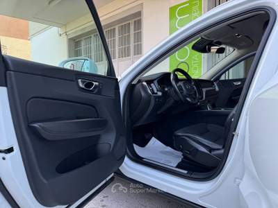 Volvo XC60 2.0 b4 MomentumPro AWD GEARTRONIC PROMO Bianco usata Riccione