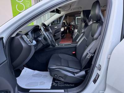 Volvo XC60 2.0 b4 MomentumPro AWD GEARTRONIC PROMO Bianco usata Riccione