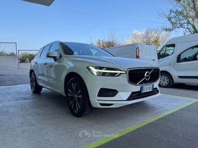 Volvo XC60 2.0 b4 MomentumPro AWD GEARTRONIC PROMO Bianco usata Riccione
