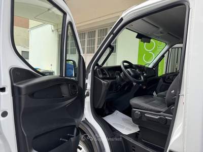 Iveco Daily 3.0 35C16 FRCX-20° LAMBERET GARANZIA24 Bianco usata Riccione